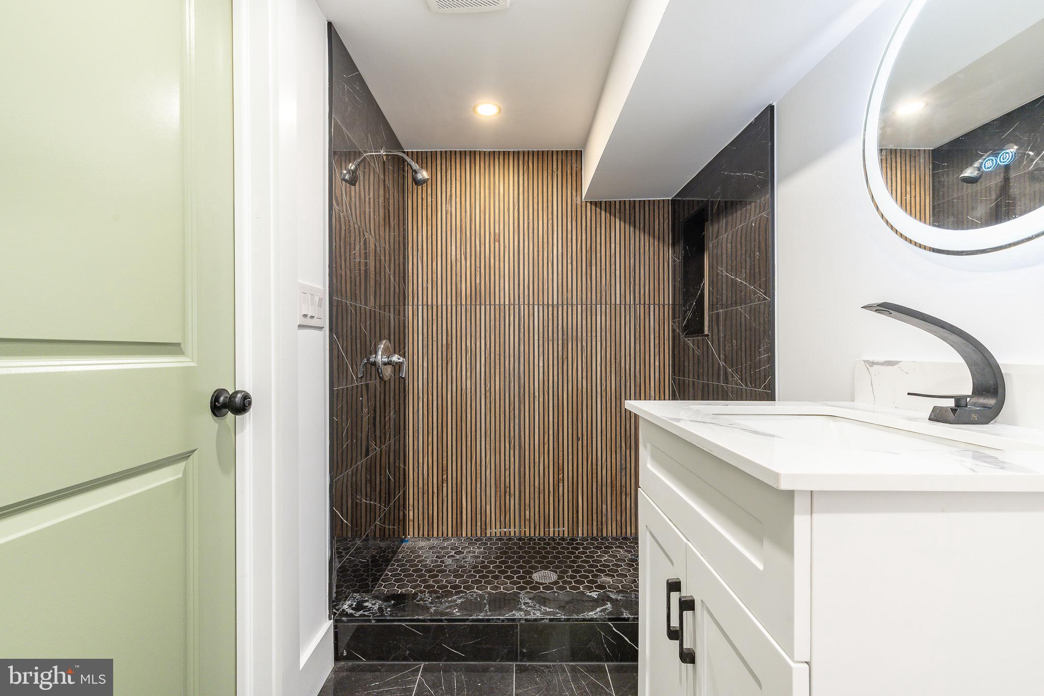 MANTUA - Residential