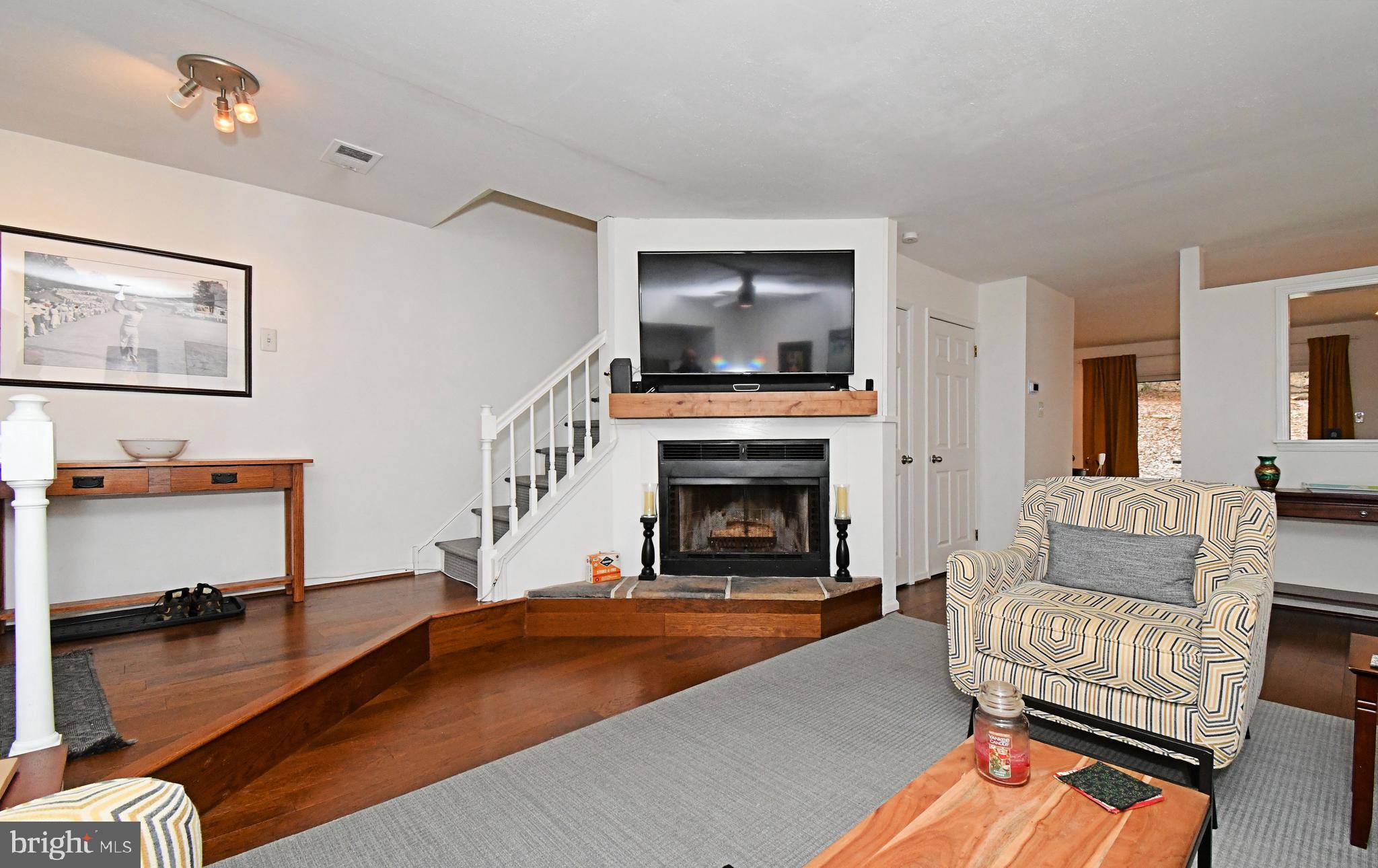 FORGE MOUNTAIN - Residential Lease