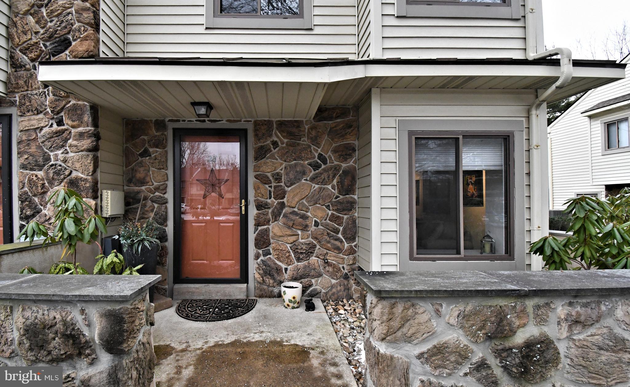 FORGE MOUNTAIN - Residential Lease