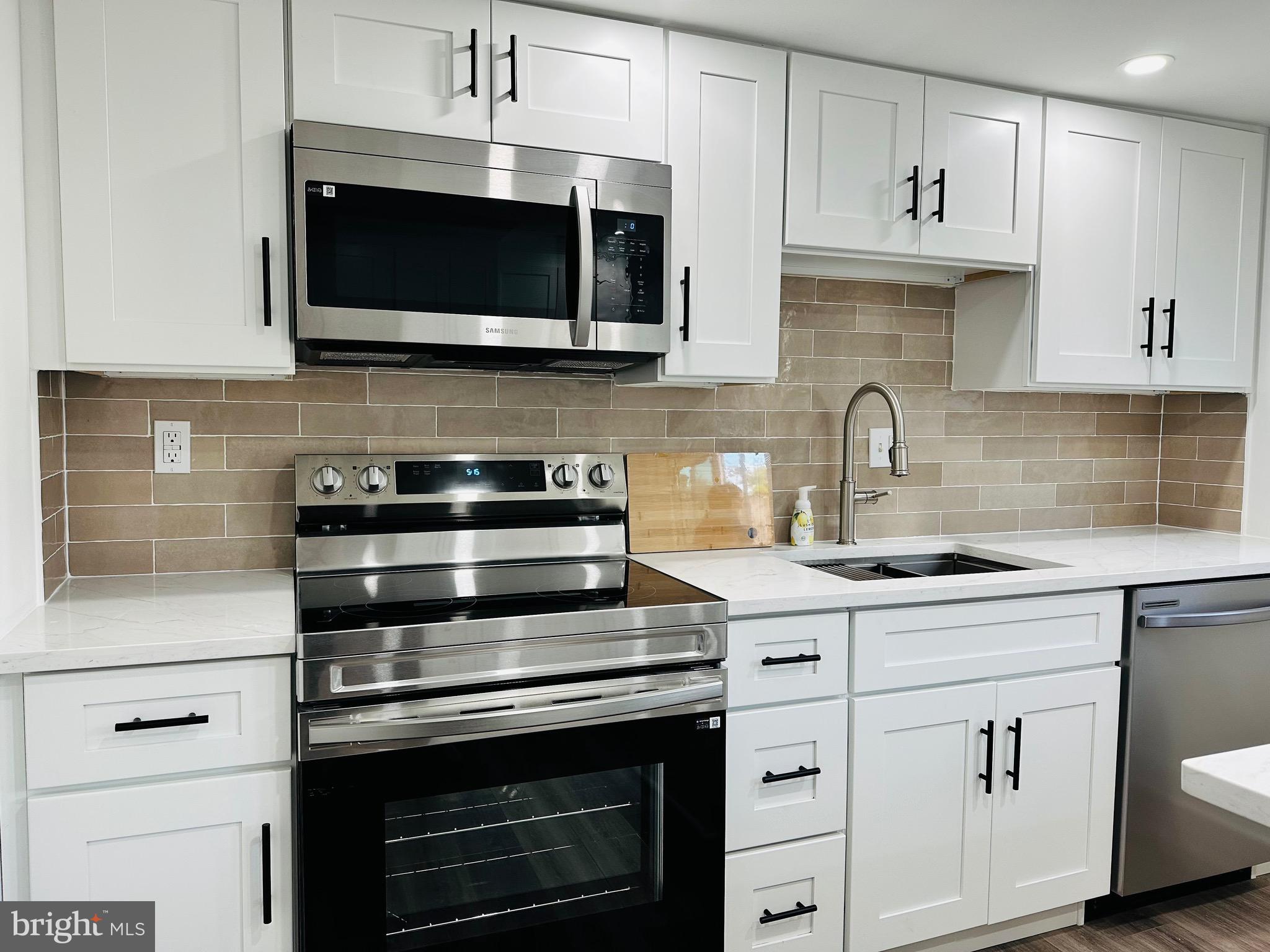 CHATHAM VIL OF TOW - Residential