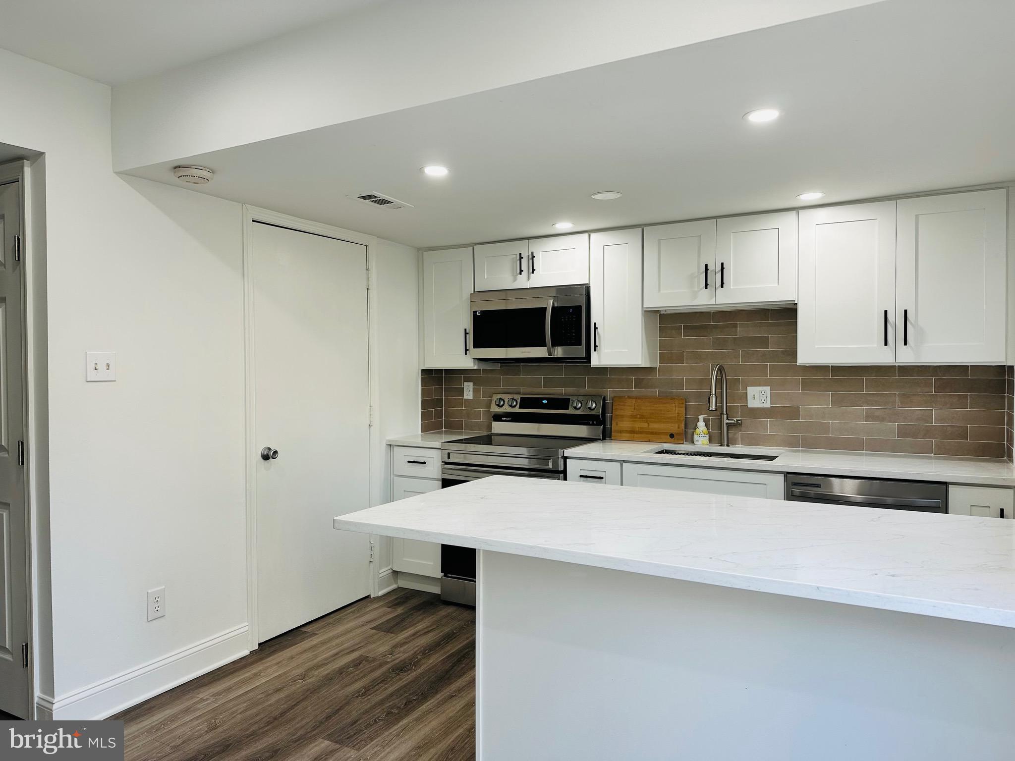 CHATHAM VIL OF TOW - Residential