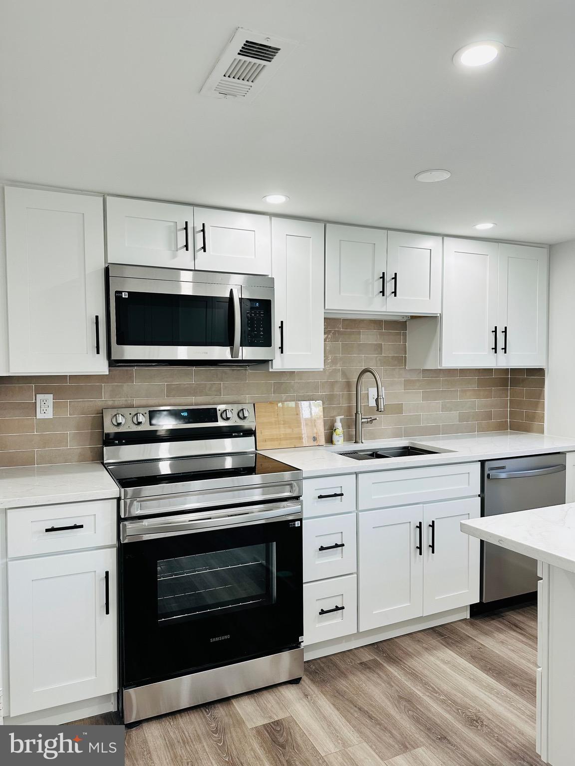 CHATHAM VIL OF TOW - Residential