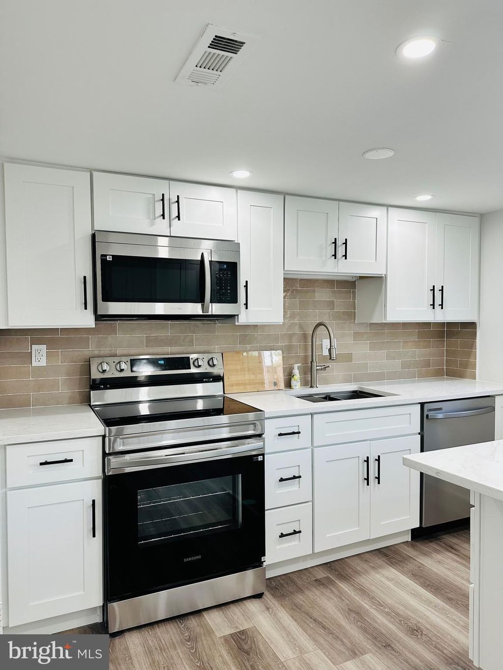 Photo of 128 Wellington Terrace, LANSDALE, PA 19446 (MLS # PAMC2159542)