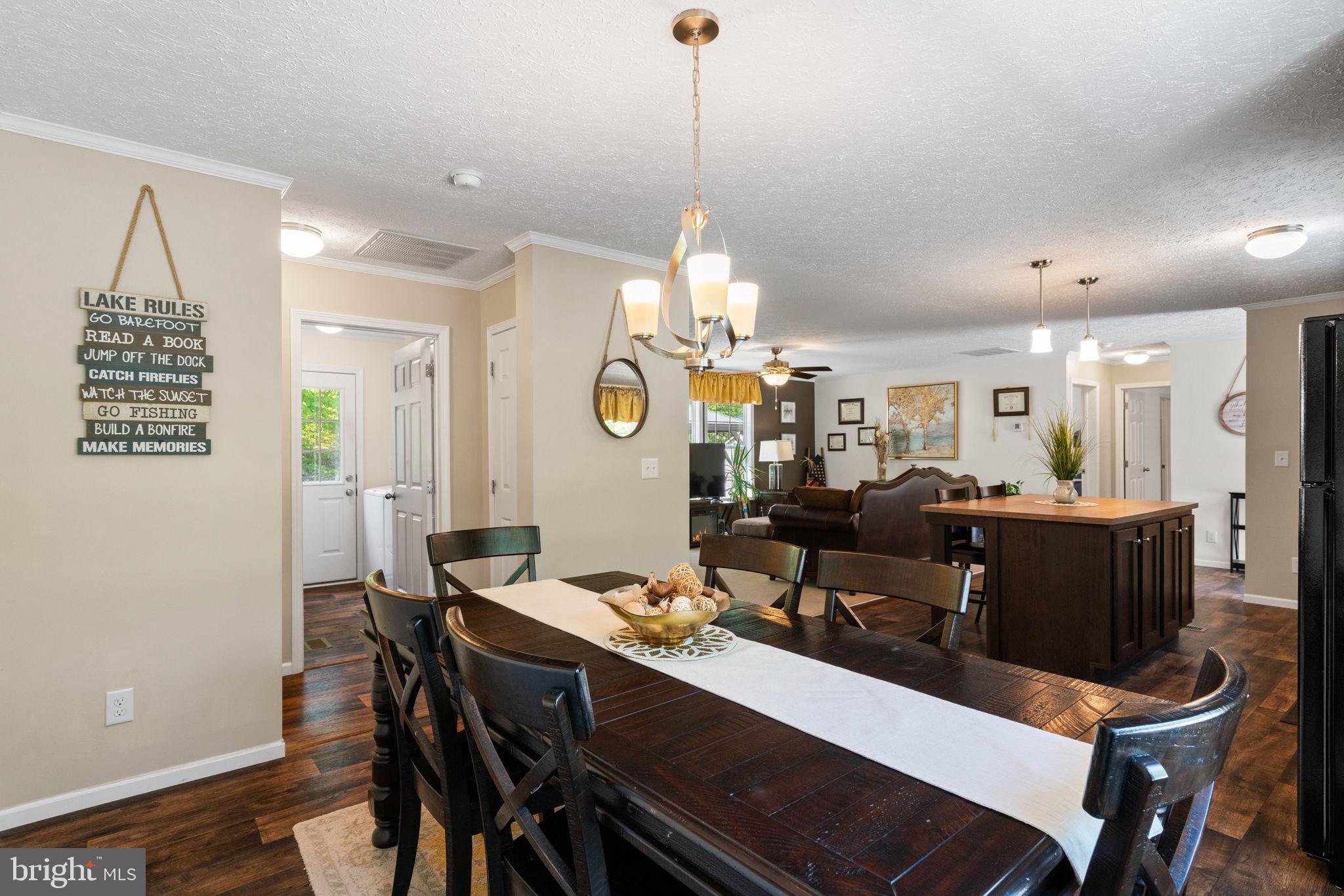 LAKESHORE WOODS - Residential
