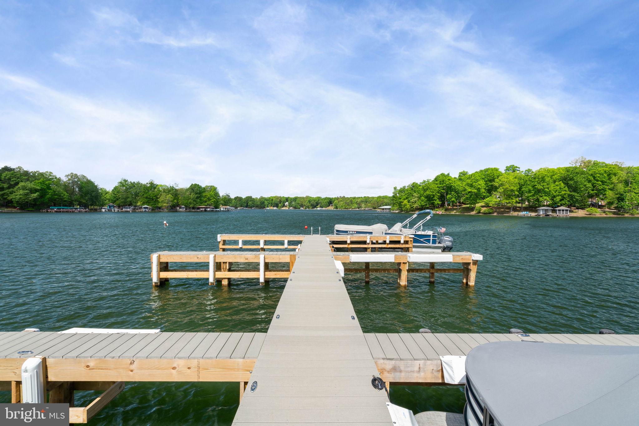 LAKESHORE WOODS - Residential