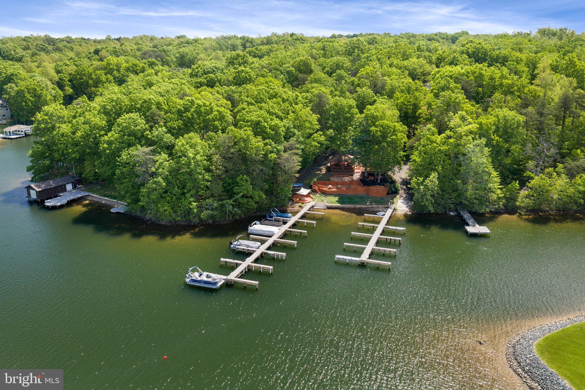 LAKESHORE WOODS - Residential