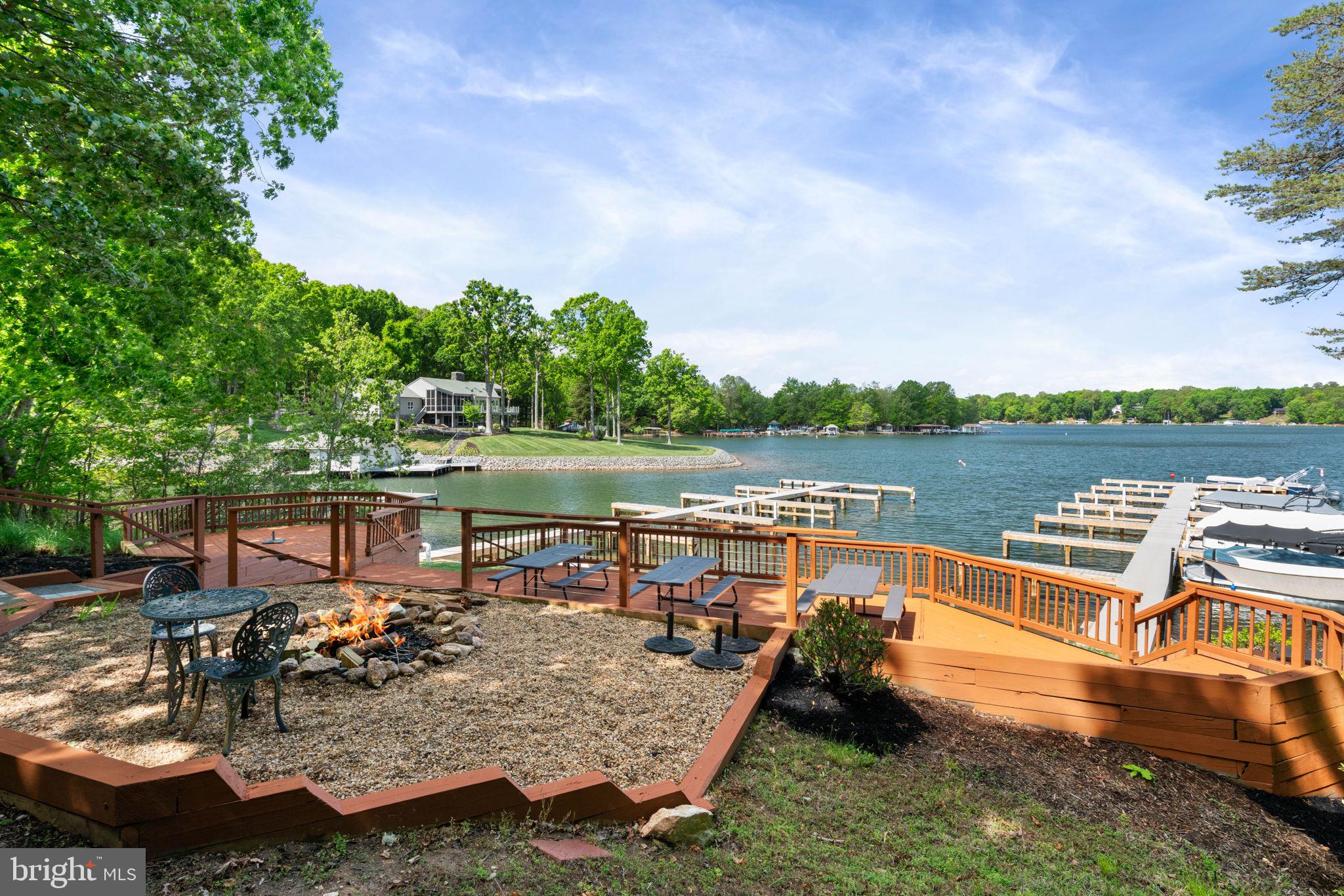 LAKESHORE WOODS - Residential