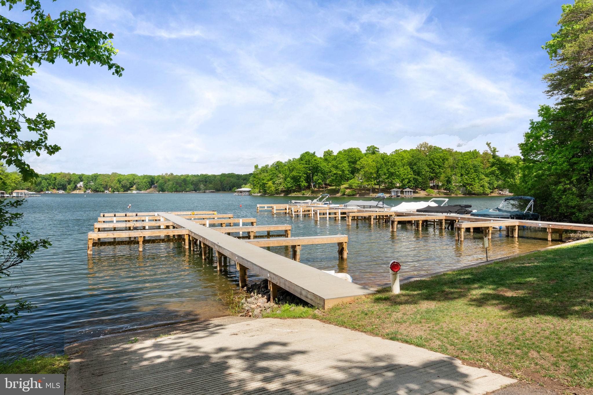 LAKESHORE WOODS - Residential