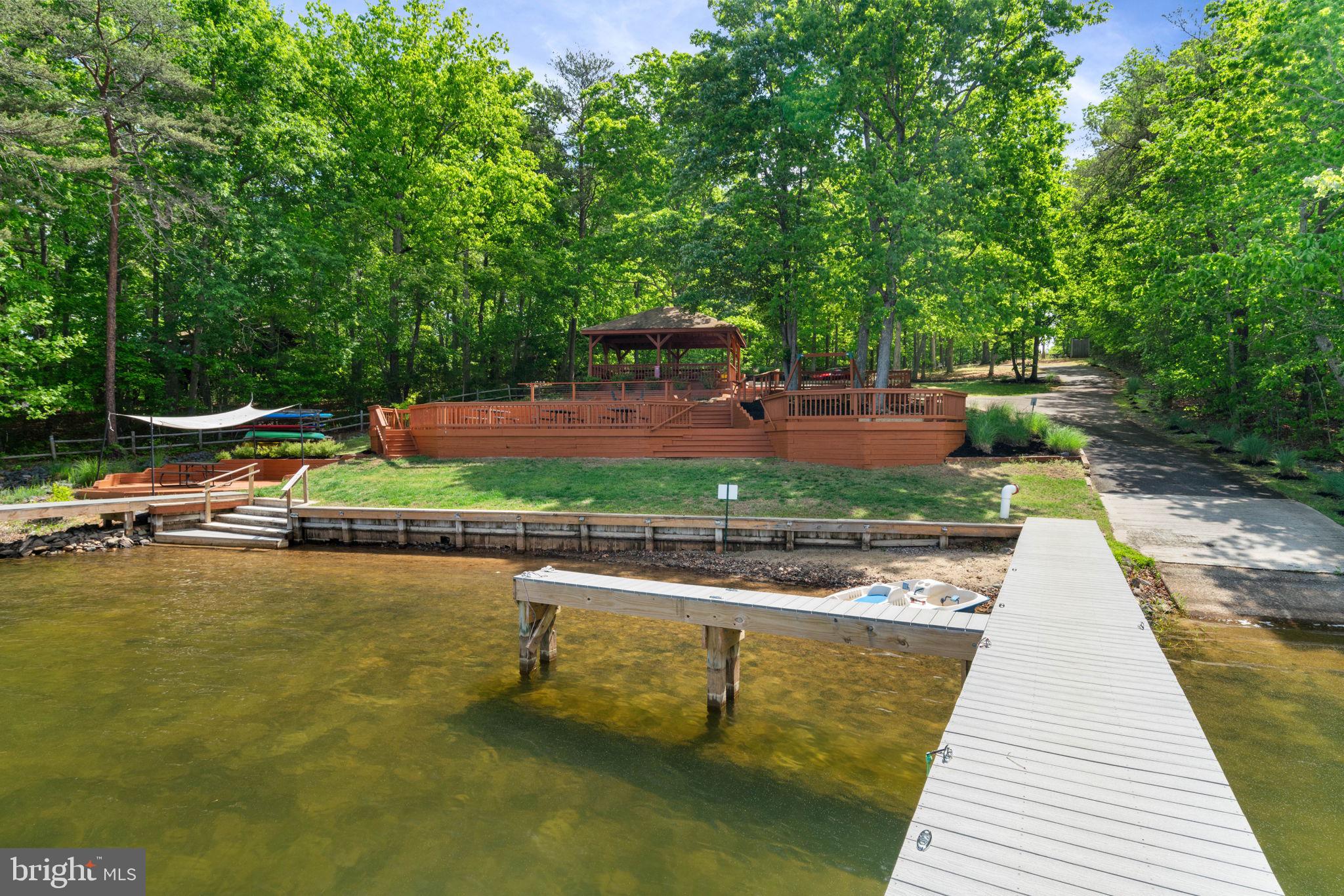 LAKESHORE WOODS - Residential