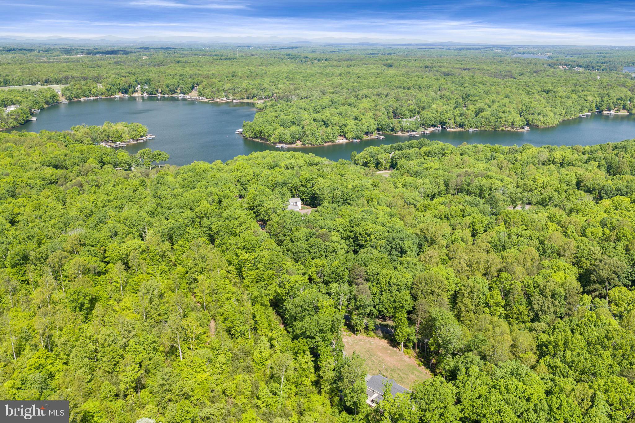 LAKESHORE WOODS - Residential