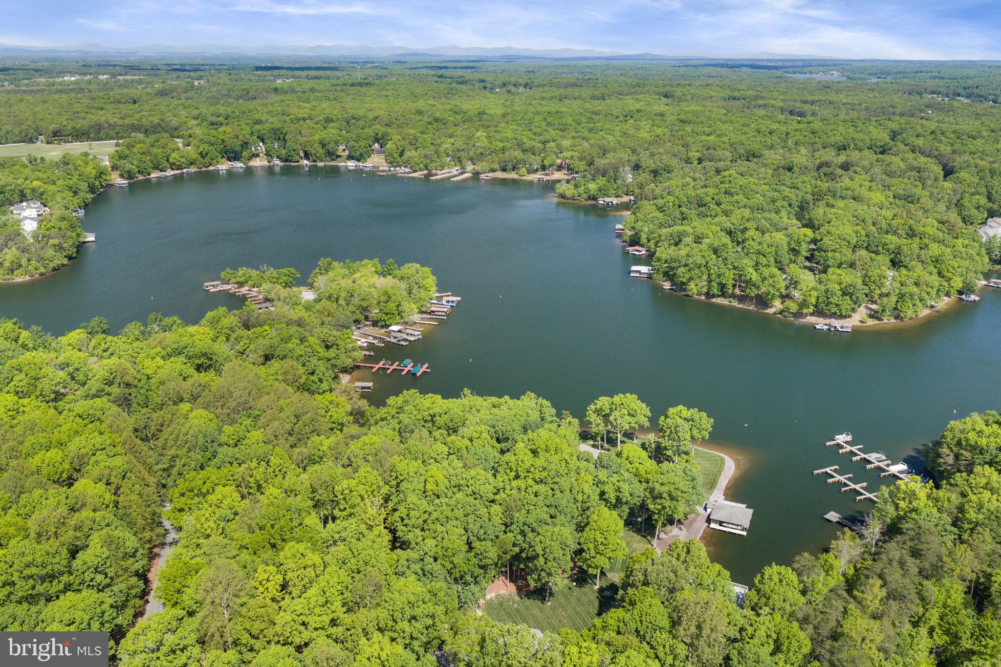 LAKESHORE WOODS - Residential
