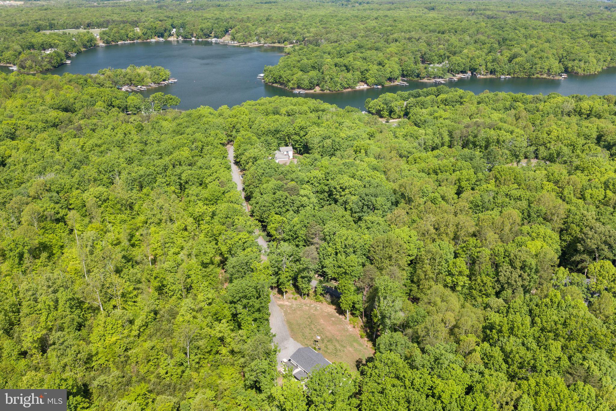 LAKESHORE WOODS - Residential