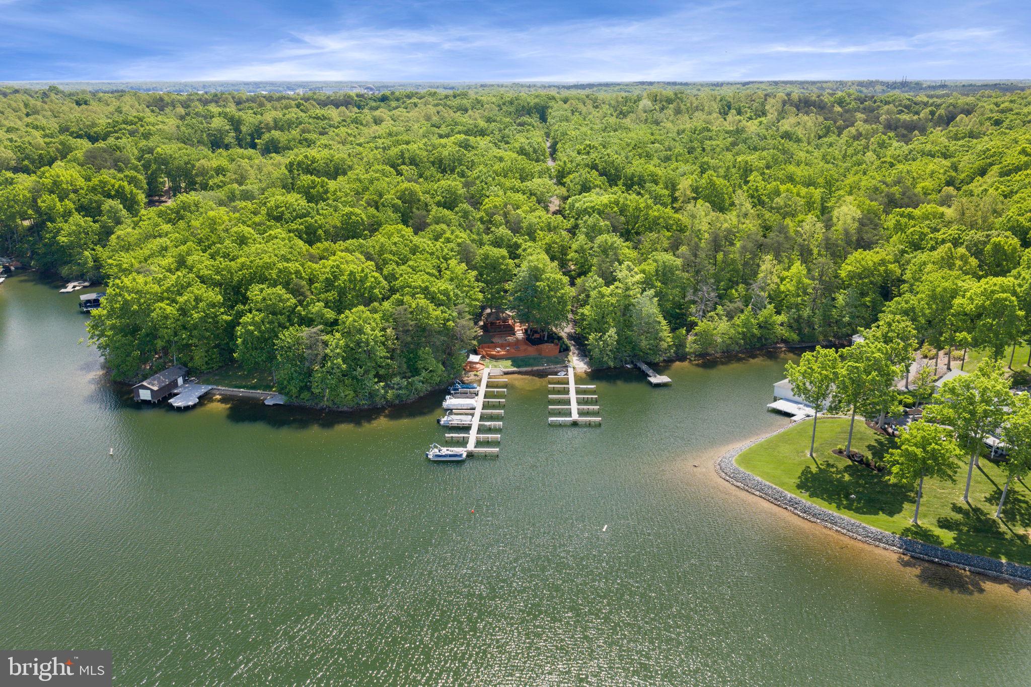 LAKESHORE WOODS - Residential