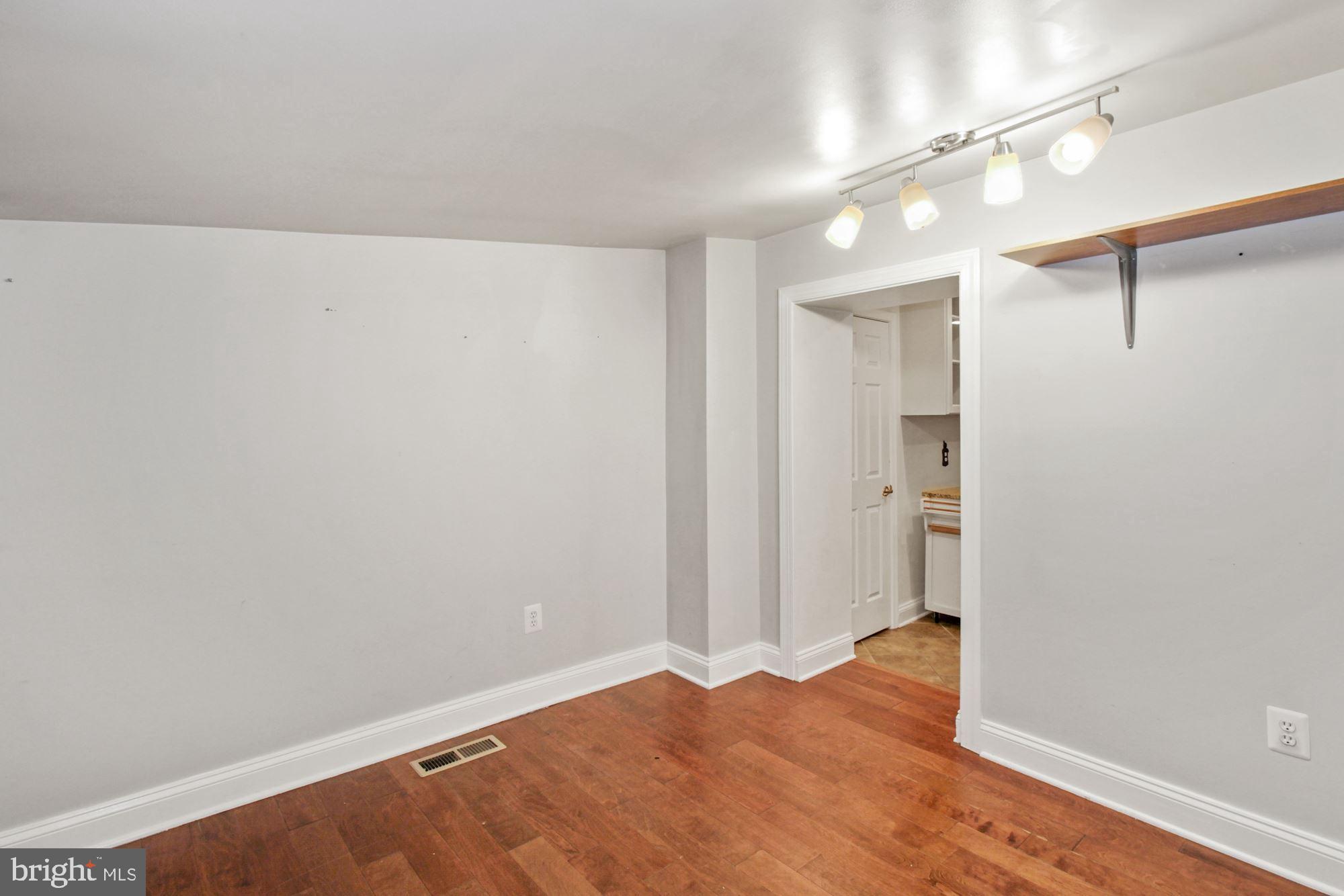 RIVERSIDE - Residential