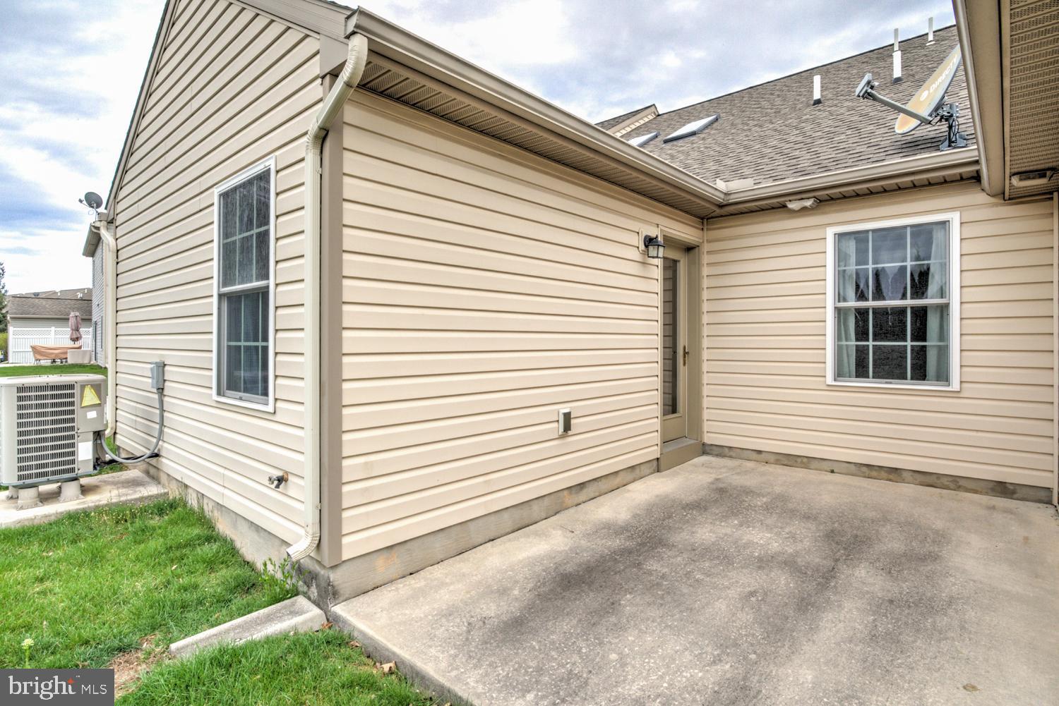 SUMMIT POINTE AT ELM TREE - Residential