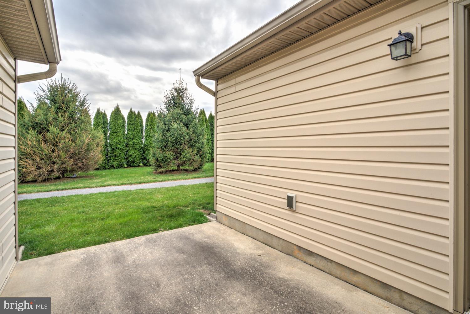 SUMMIT POINTE AT ELM TREE - Residential