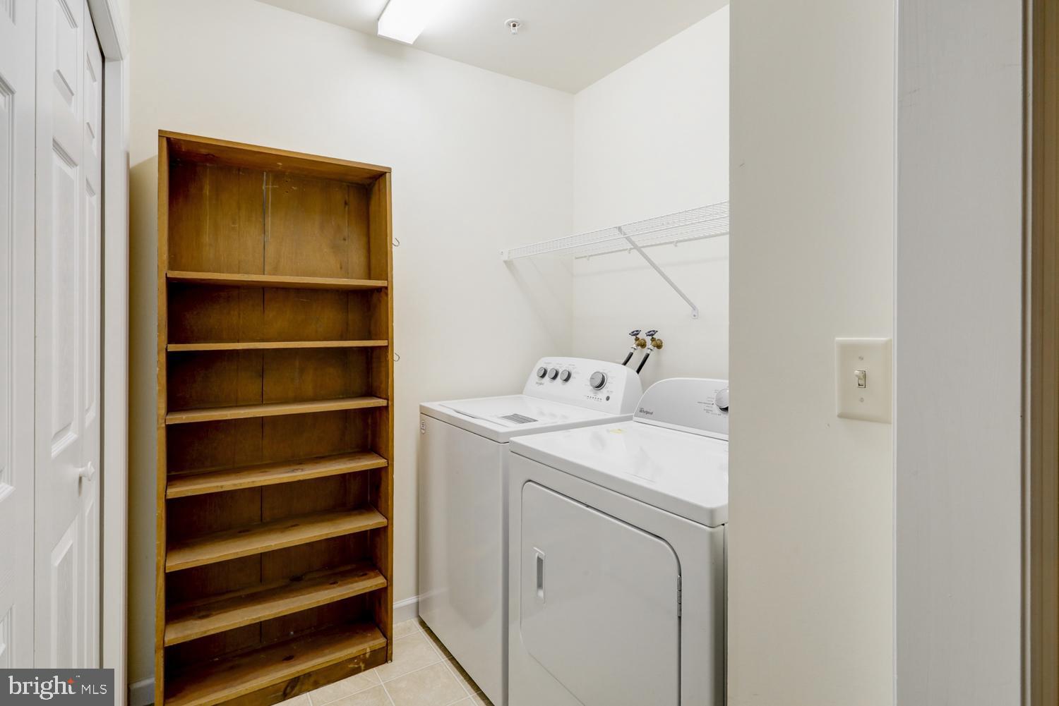 SUMMIT POINTE AT ELM TREE - Residential