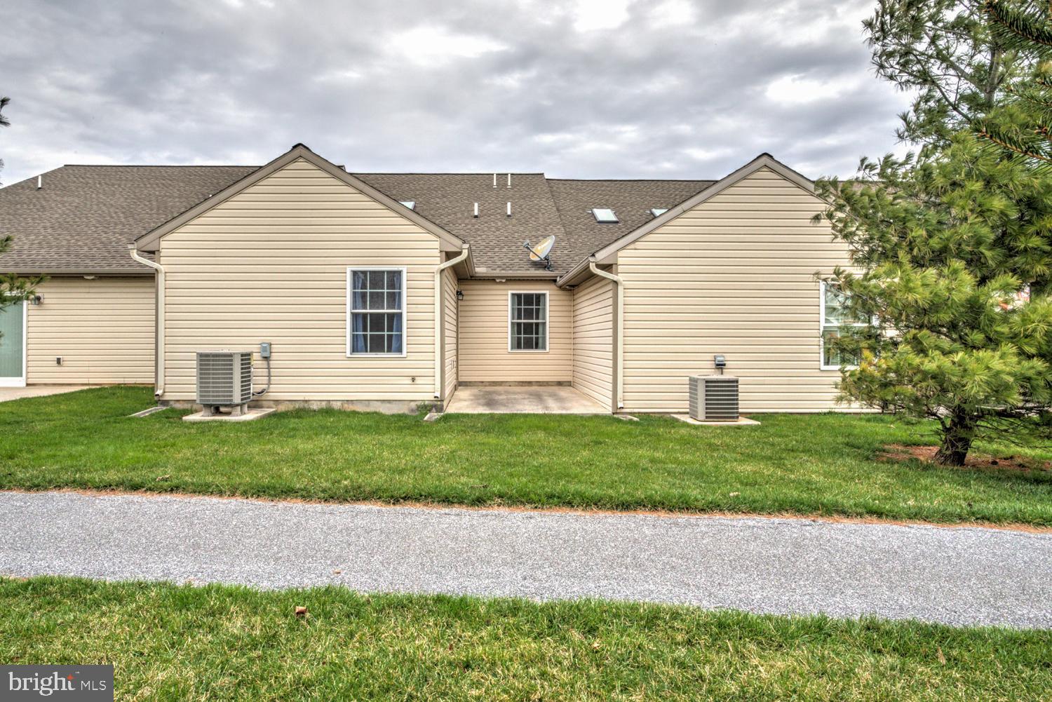 SUMMIT POINTE AT ELM TREE - Residential