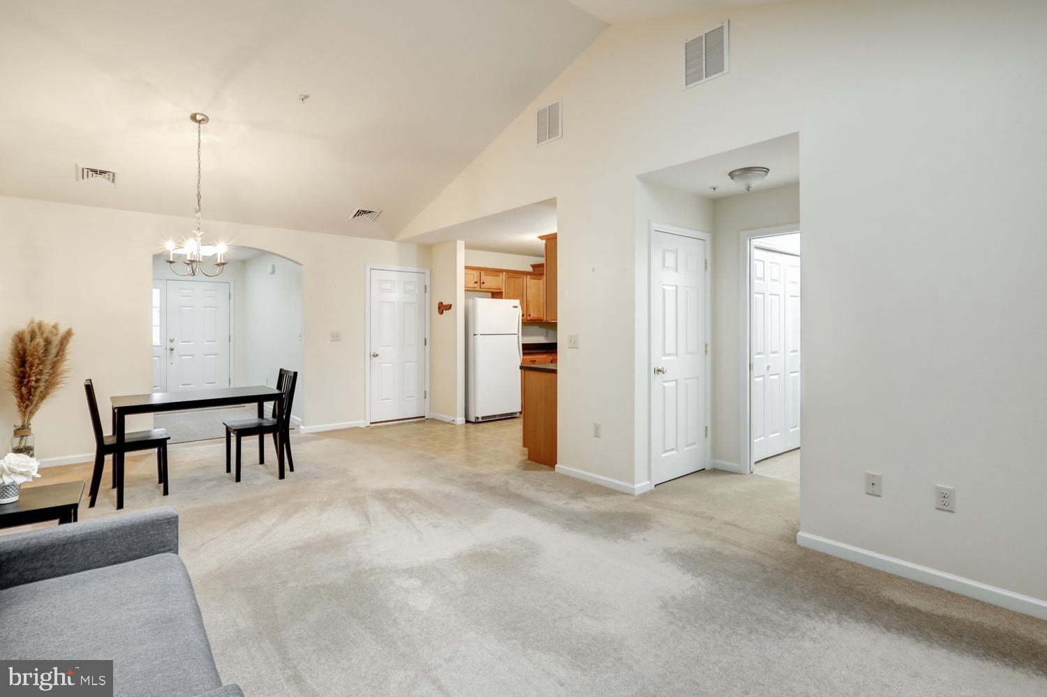 SUMMIT POINTE AT ELM TREE - Residential