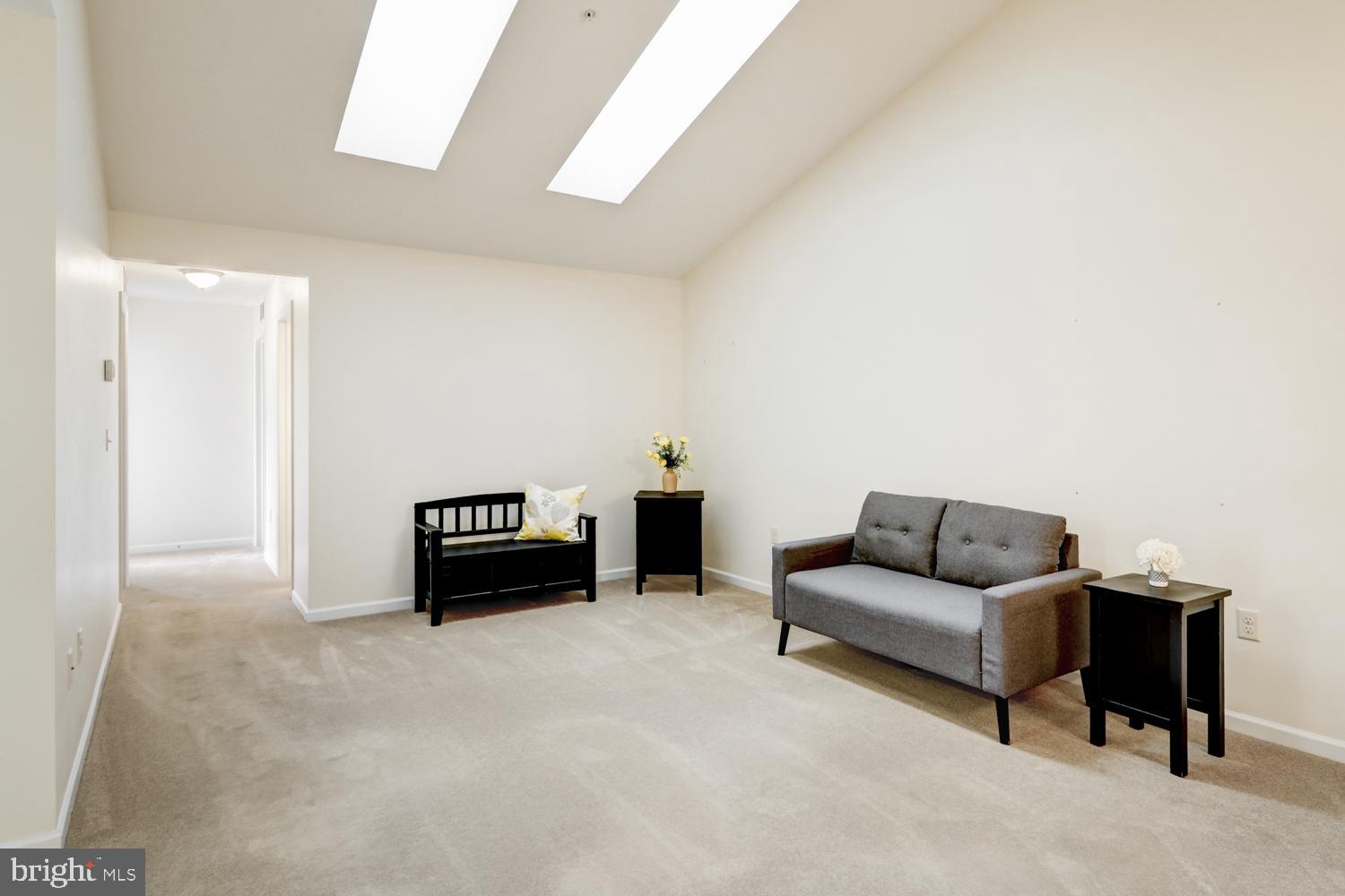 SUMMIT POINTE AT ELM TREE - Residential