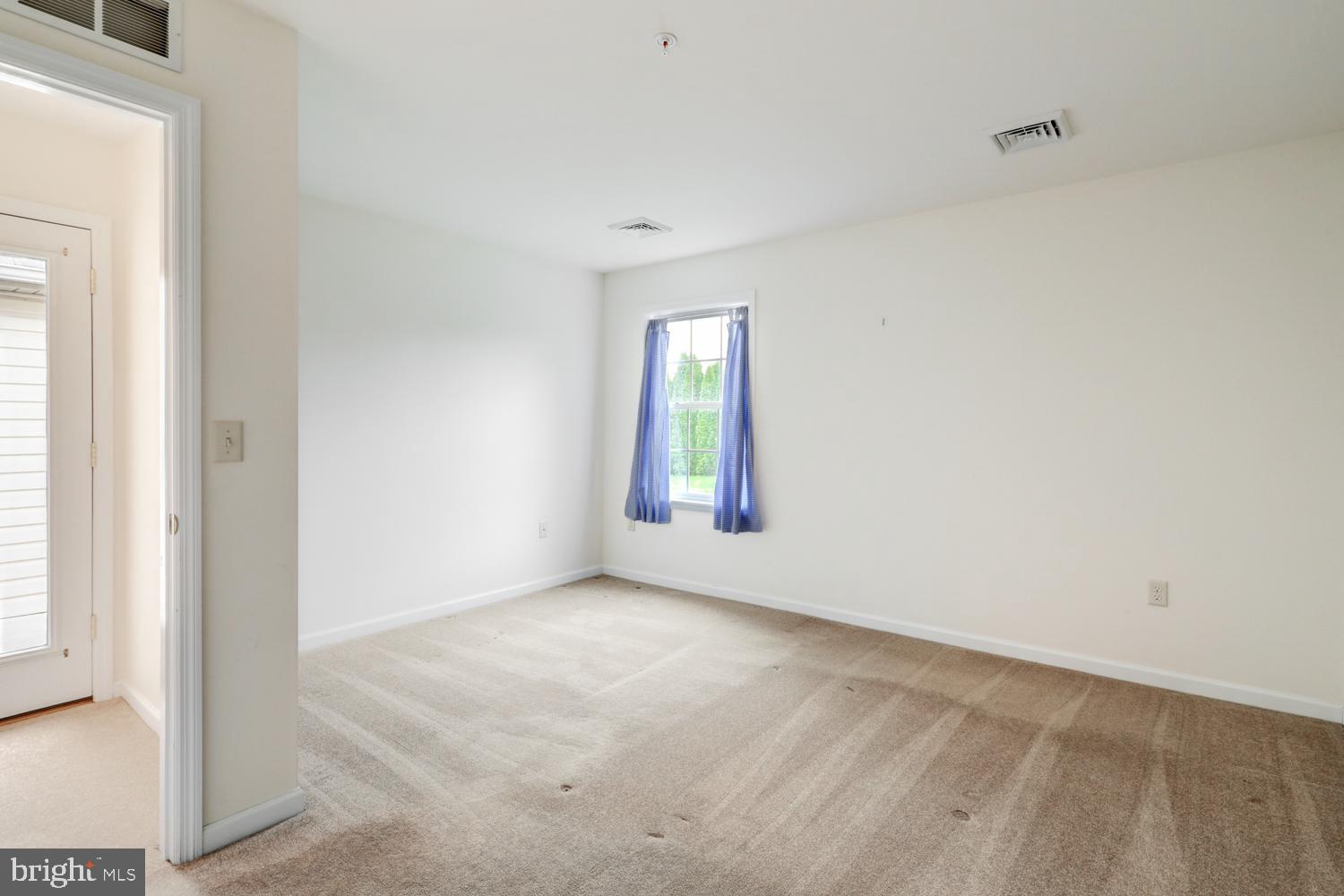 SUMMIT POINTE AT ELM TREE - Residential