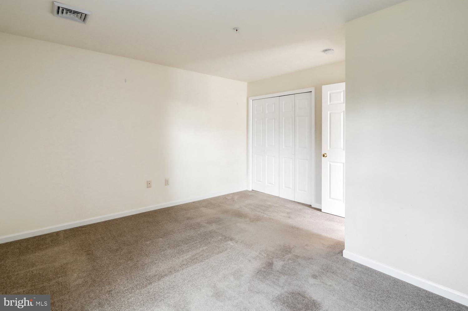 SUMMIT POINTE AT ELM TREE - Residential