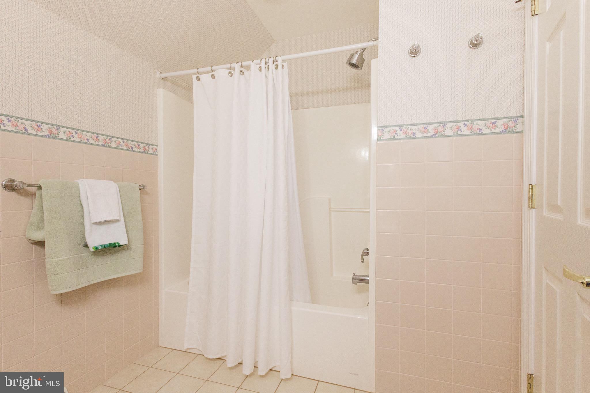 BUTTERFLY ACRES - Residential