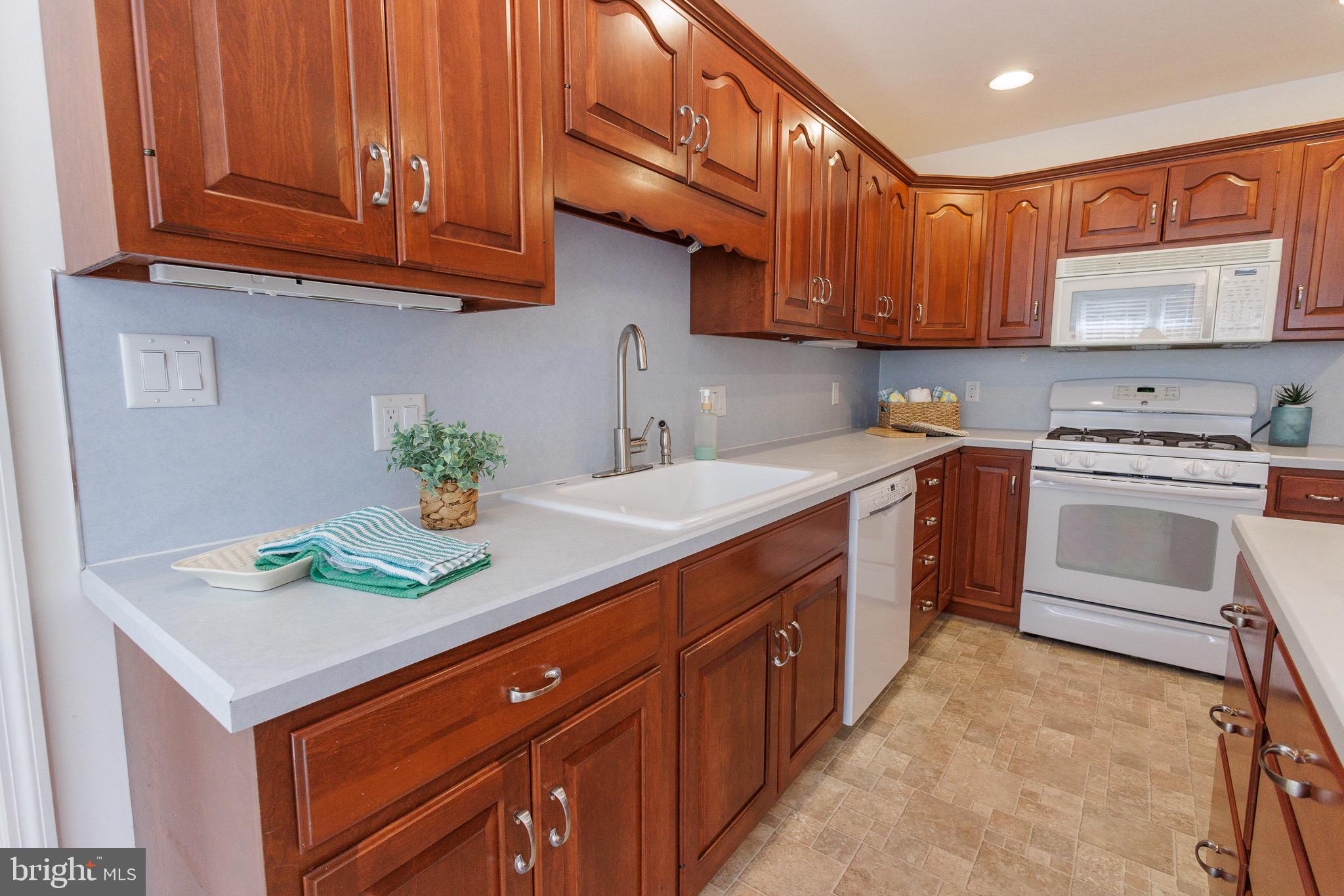 BUTTERFLY ACRES - Residential