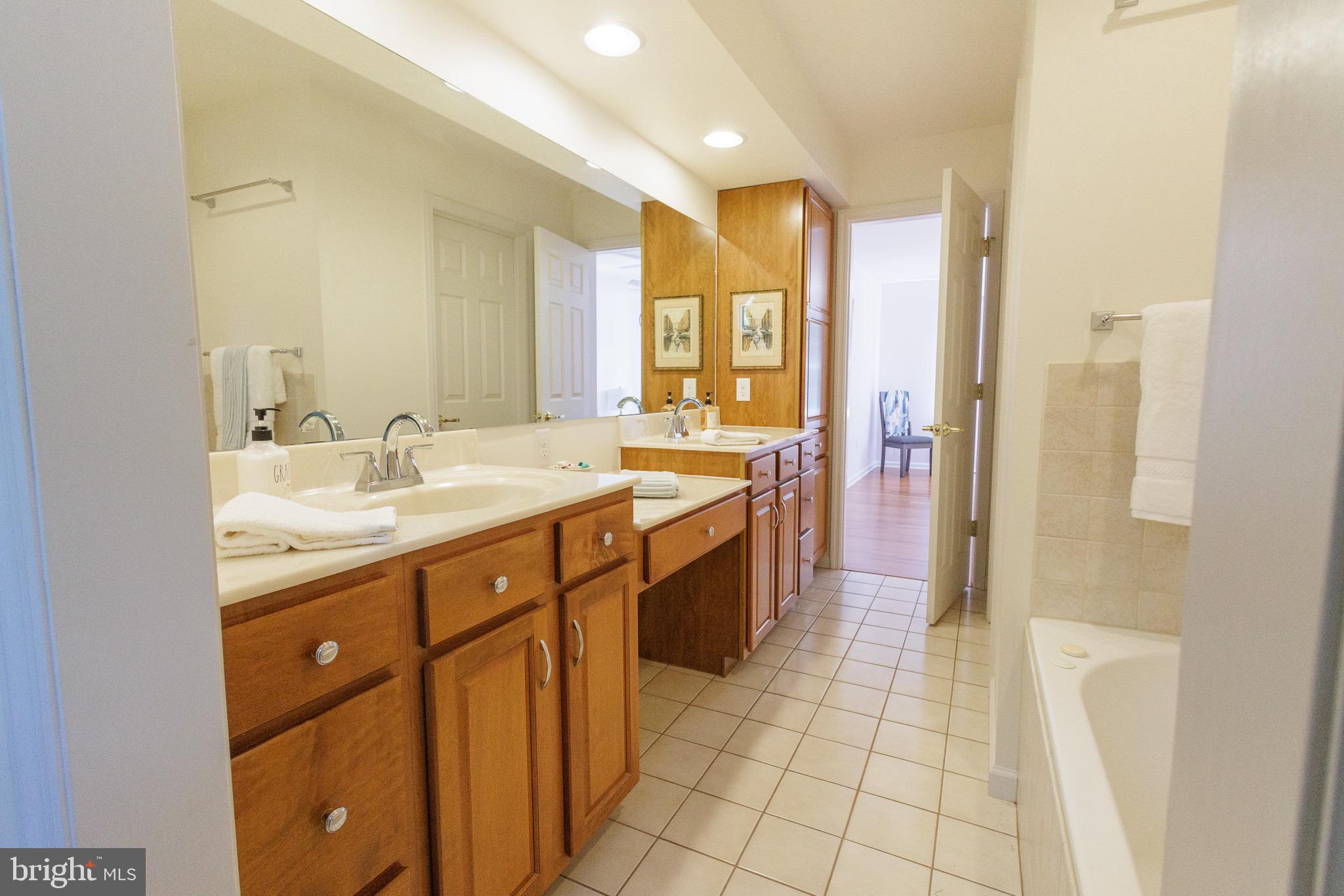 BUTTERFLY ACRES - Residential