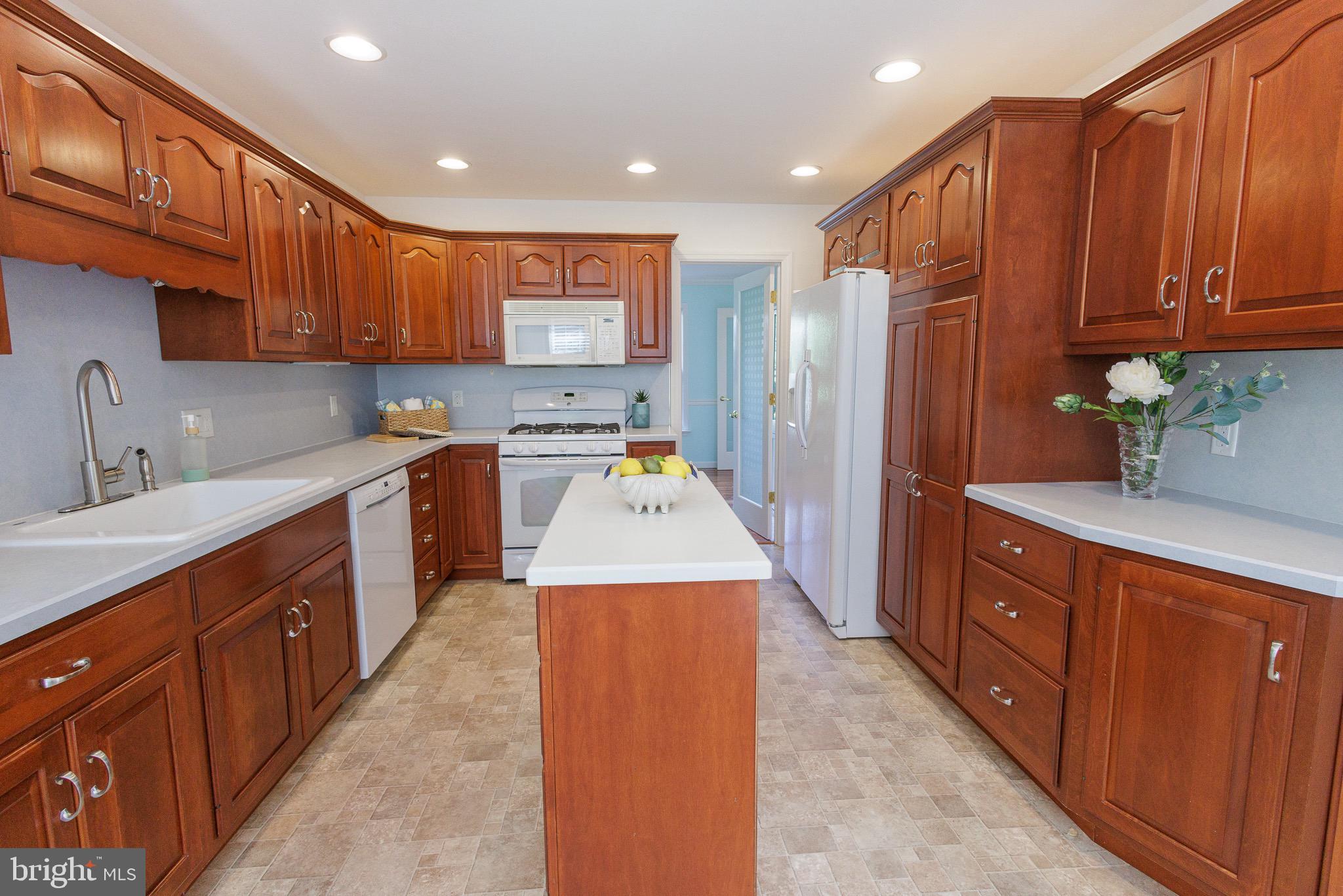 BUTTERFLY ACRES - Residential