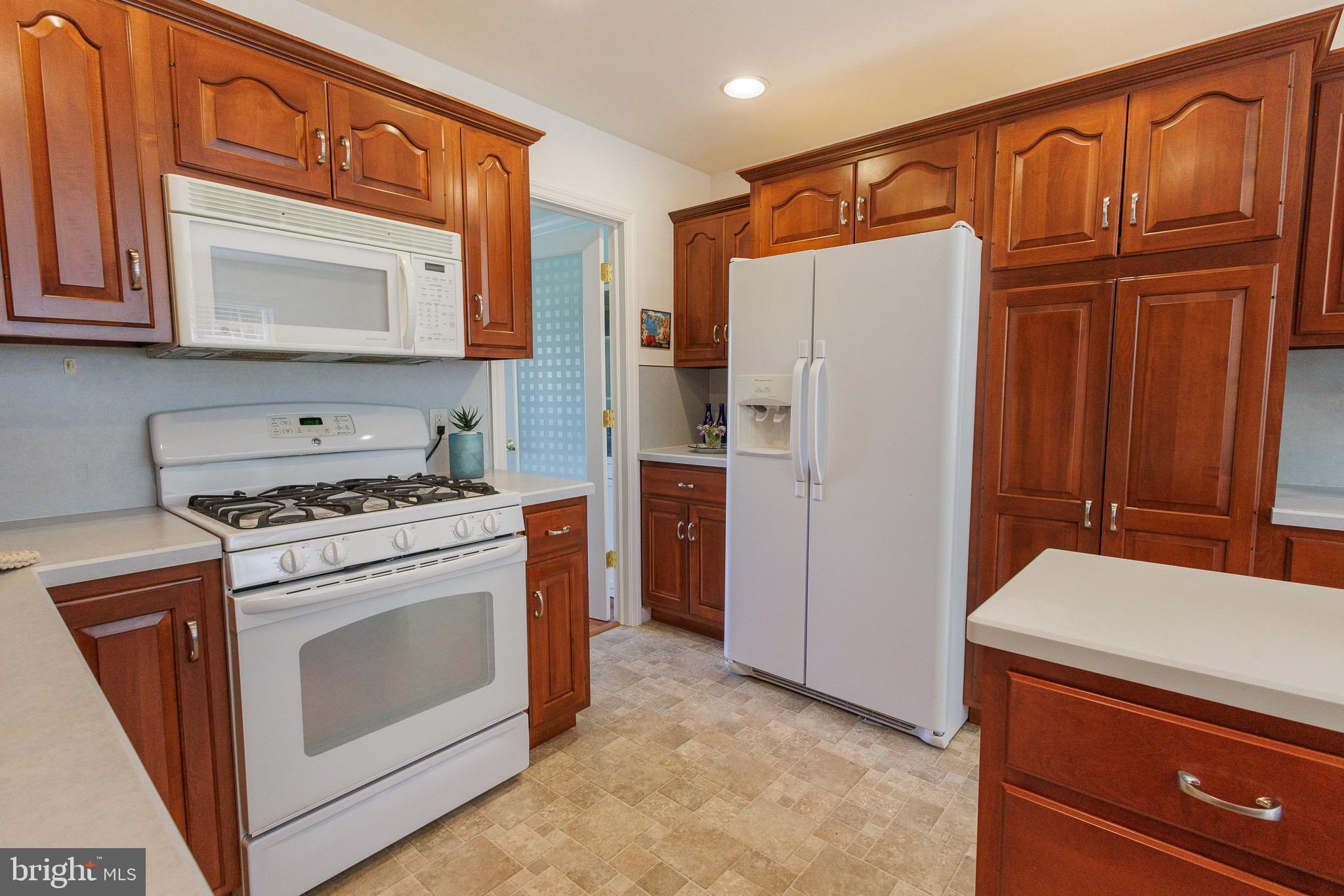 BUTTERFLY ACRES - Residential