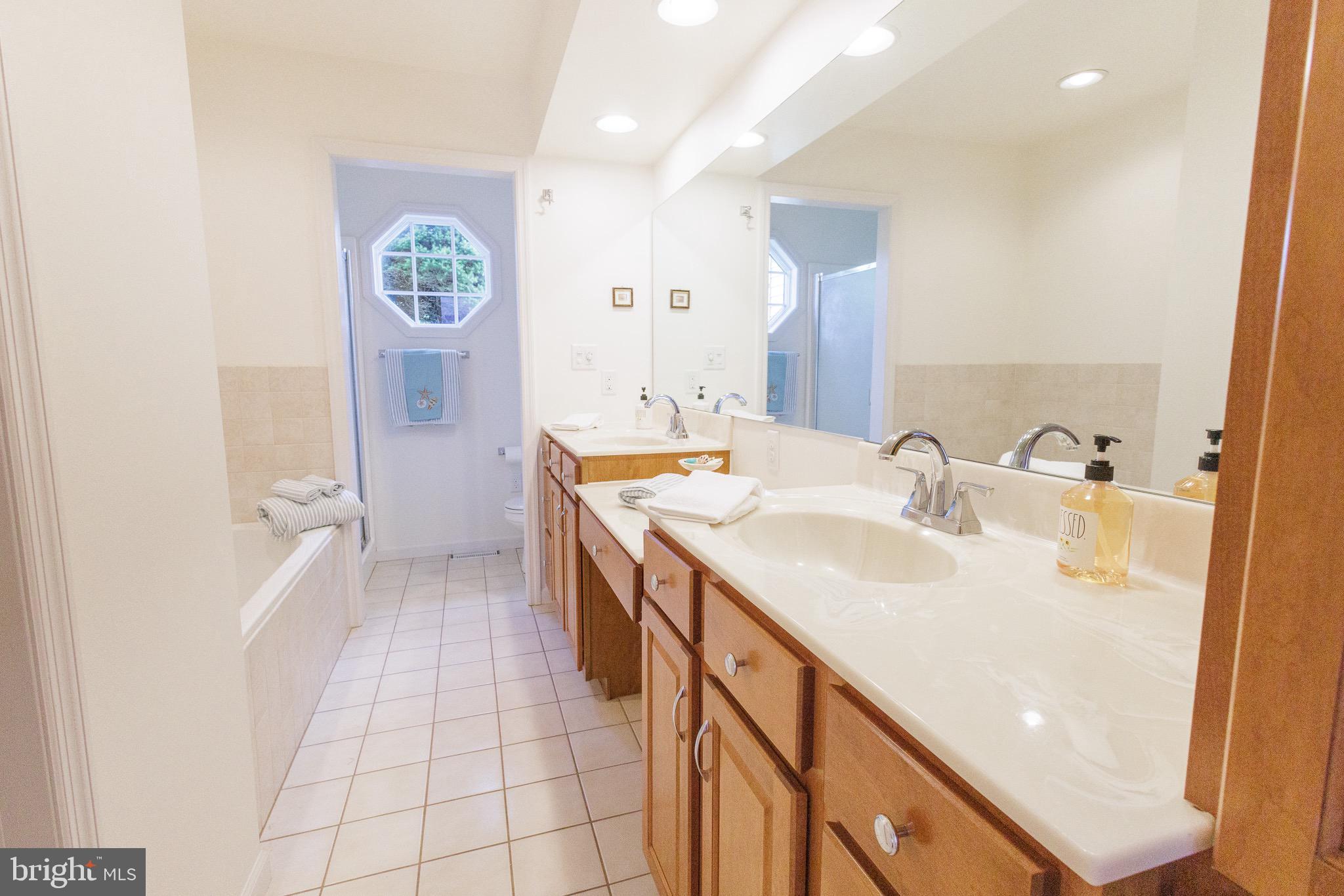 BUTTERFLY ACRES - Residential