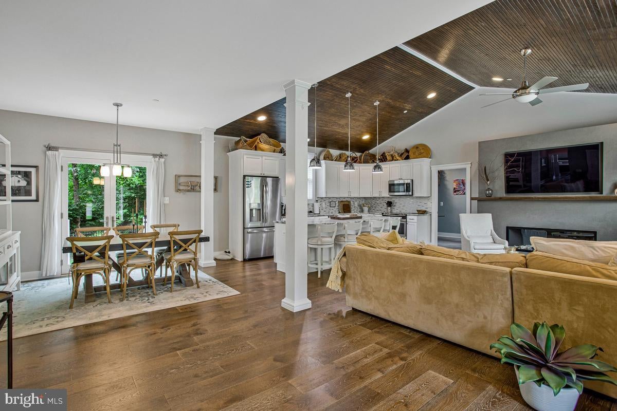 2978 VALLEY VIEW ROAD