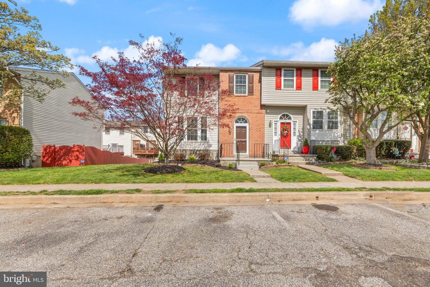 MUST SEE THIS GORGEOUS 3 BED 2 1/2 BATH END OF GROUP TOWNHOME. THE SELLER SPARED NO EXPENSE IN UPDATING THIS BEAUTY IN HIS 23 YEARS OF HOME OWNERSHIP. FRESHLY PAINTED WITH SHERWIN WILLIAMS PAINTS AND STAINS, NEW FLOORING, NEW KITCHEN CABINETS AND COUNTERTOPS. BATHS UPDATED, NEW DECK FLOORING AND RAILINGS. PELLA WINDOWS AND DOORS . NEW HVAC IN 2023, ROOF 2019, WATER HEATER 2024. DIMMABLE RECESSED LIGHTS THROUGHOUT. ENTER THE INVITING OPEN FOYER, SLIDERS TO GREAT DECK. FINISHED LOWER LEVEL TO ANOTHER DECK FRESHLY STAINED.  ALL THAT'S LEFT IS TO MOVE IN TO THIS BEAUTY!!!