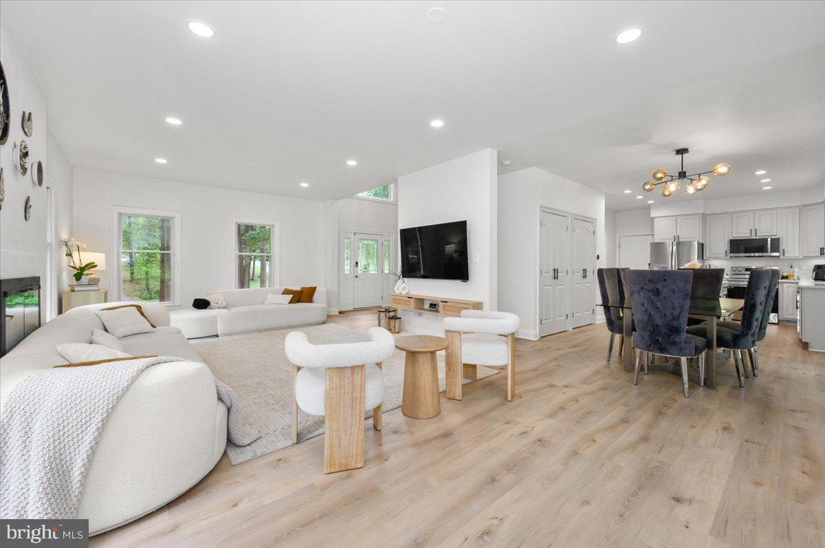 UPPER SENECA CREST - Residential