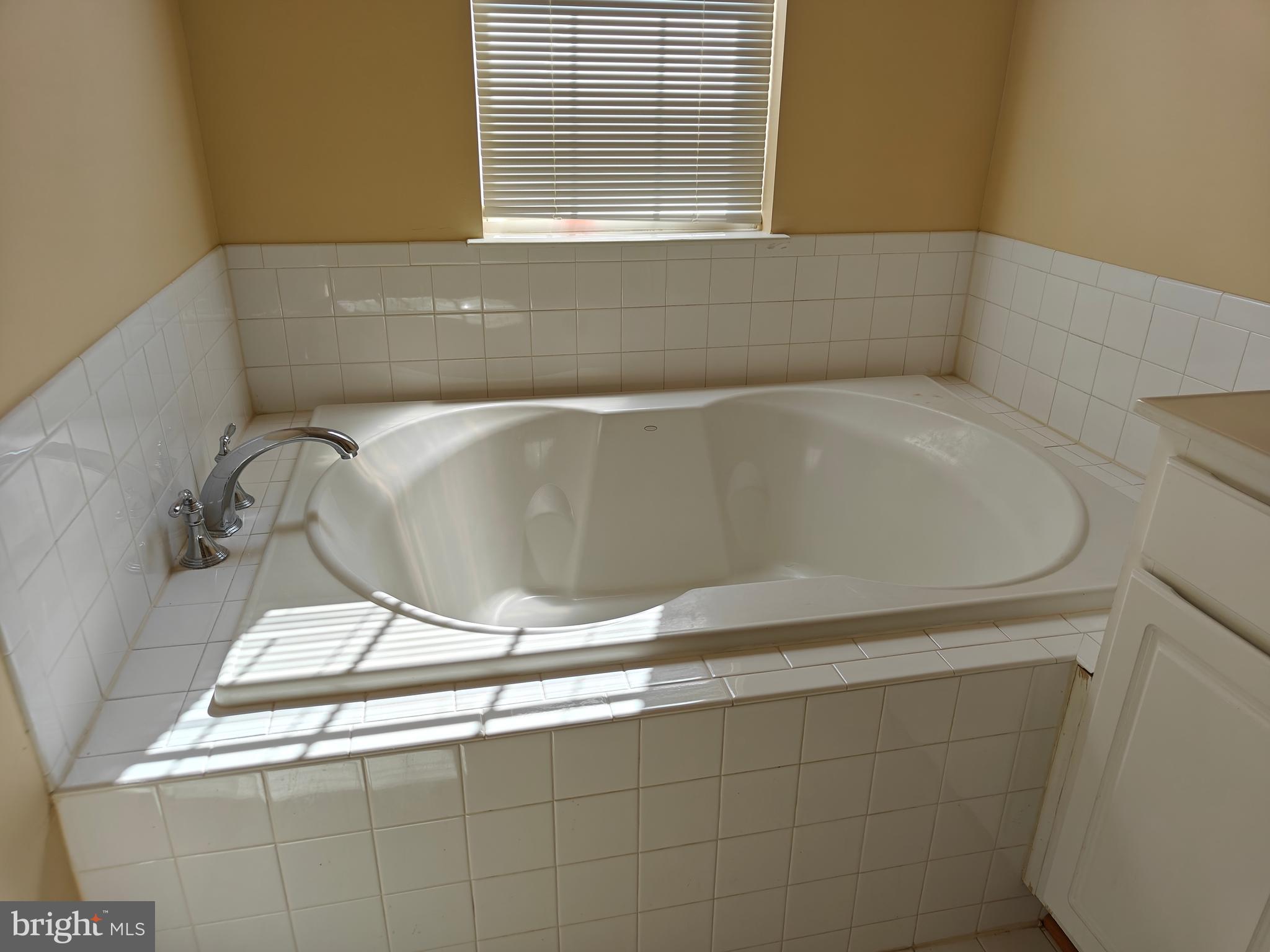 RIVER OAKS - Residential