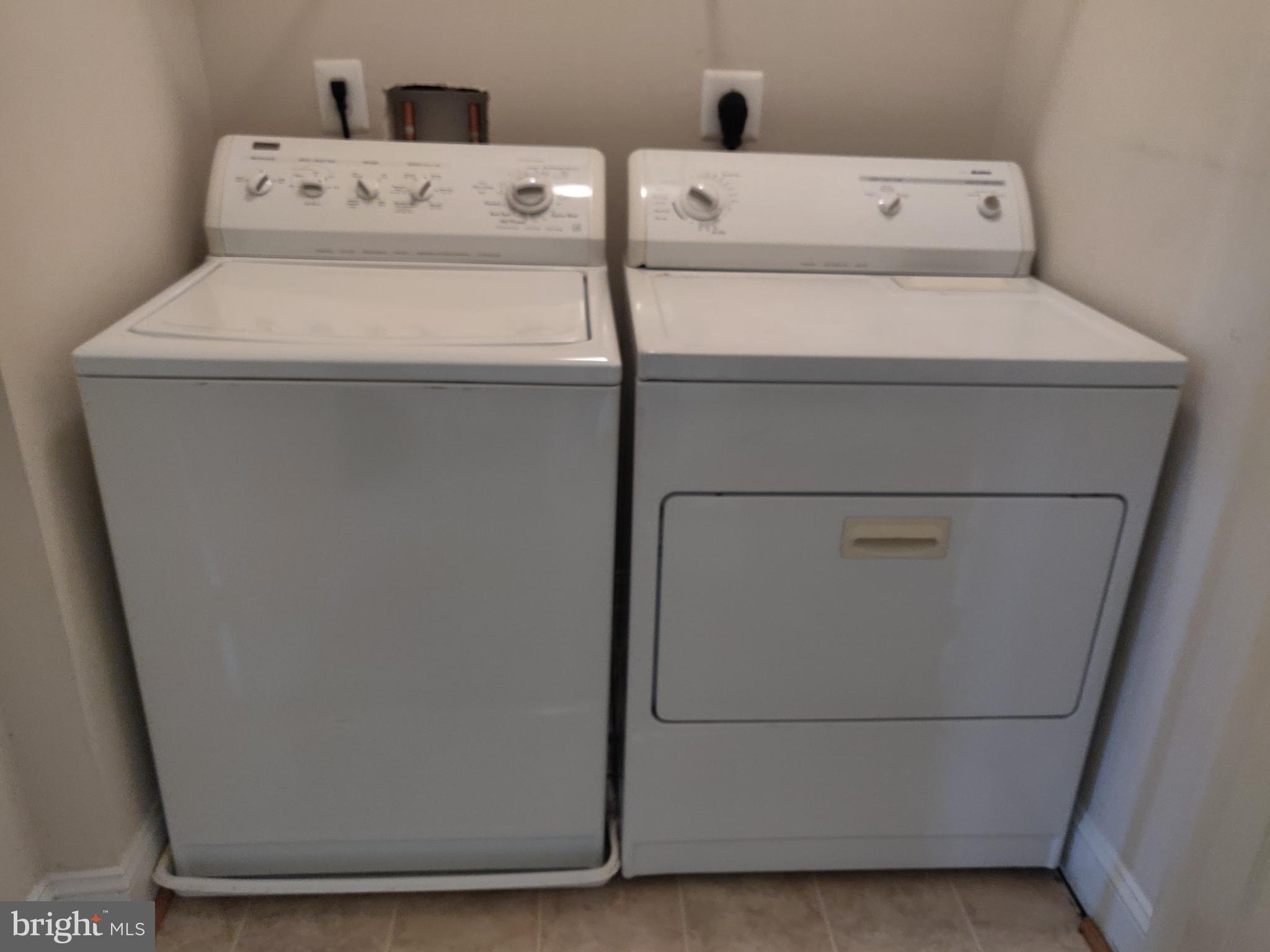 RIVER OAKS - Residential