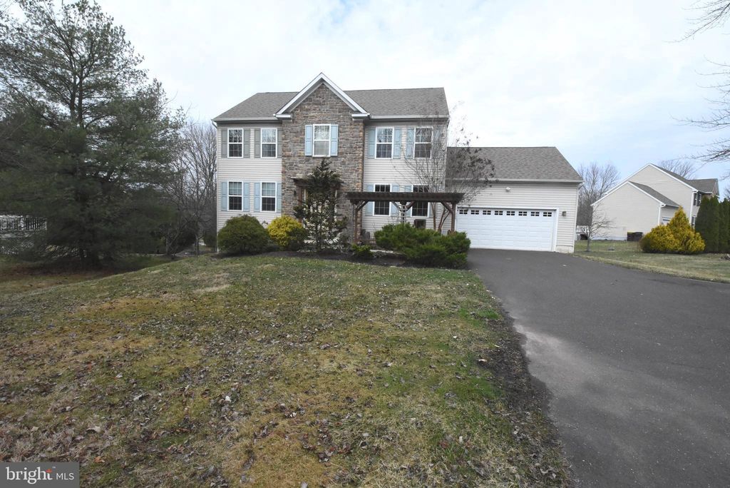 Photo of 268 West Orvilla Road, LANSDALE, PA 19446 (MLS # PAMC2170376)