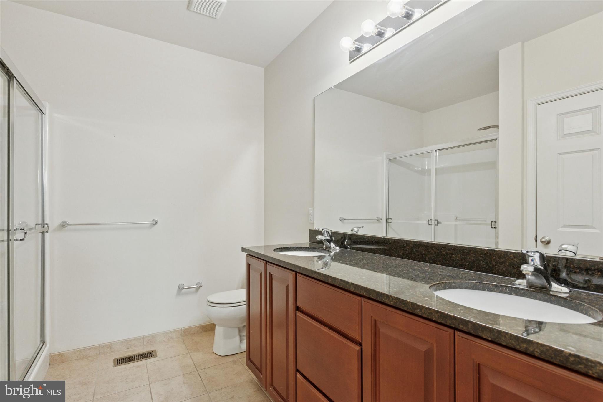 ENCLAVEATWILLIAMSTAD - Residential Lease