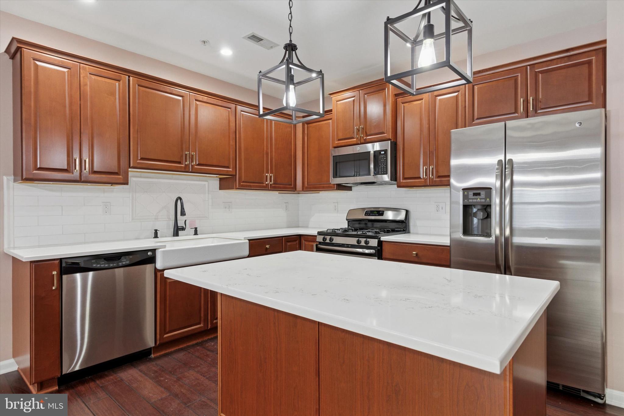 ENCLAVEATWILLIAMSTAD - Residential Lease