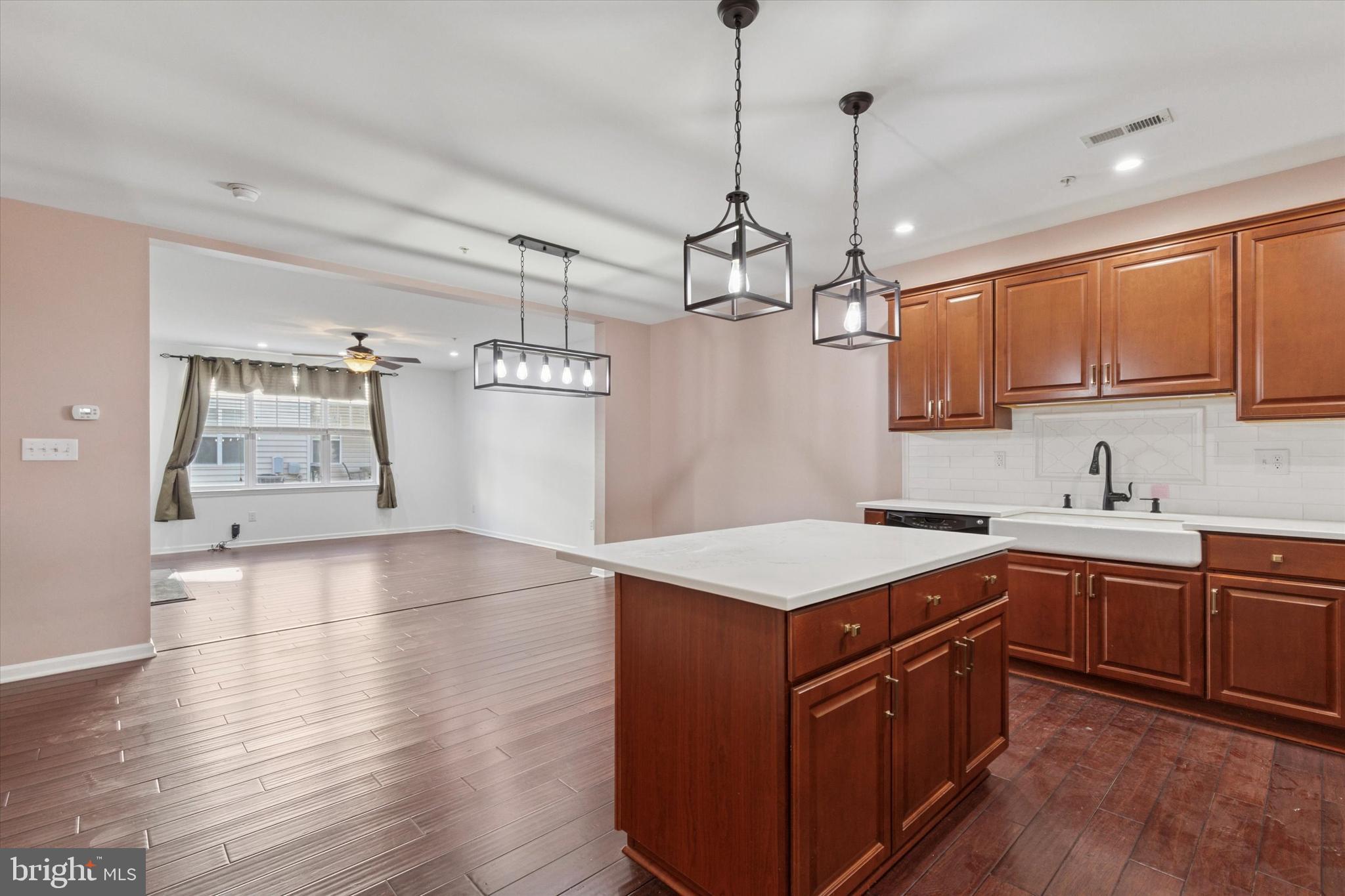 ENCLAVEATWILLIAMSTAD - Residential Lease