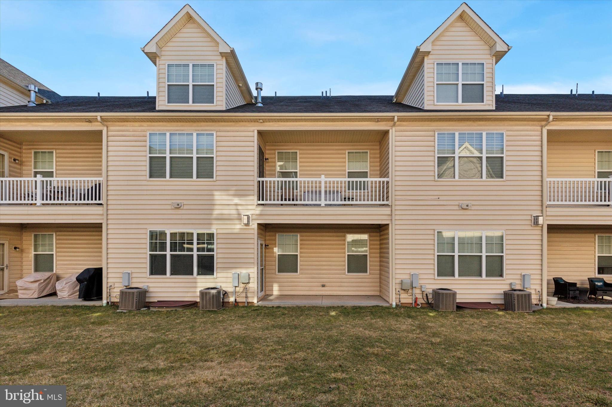 ENCLAVEATWILLIAMSTAD - Residential Lease