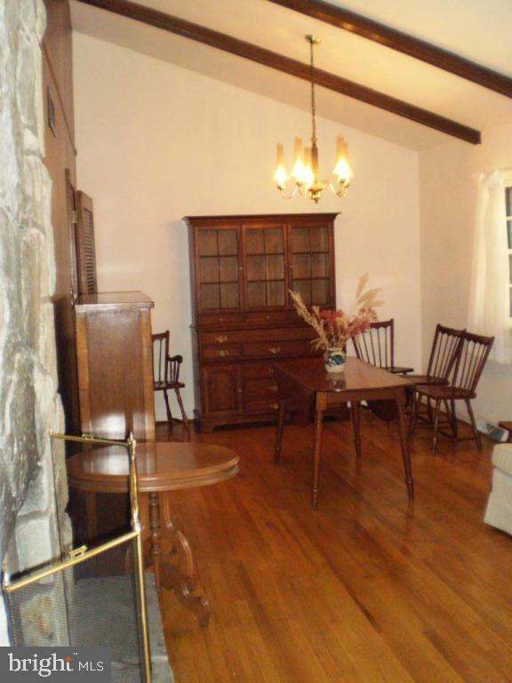 CHESTNUT HILL - Residential