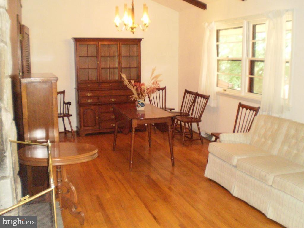 CHESTNUT HILL - Residential