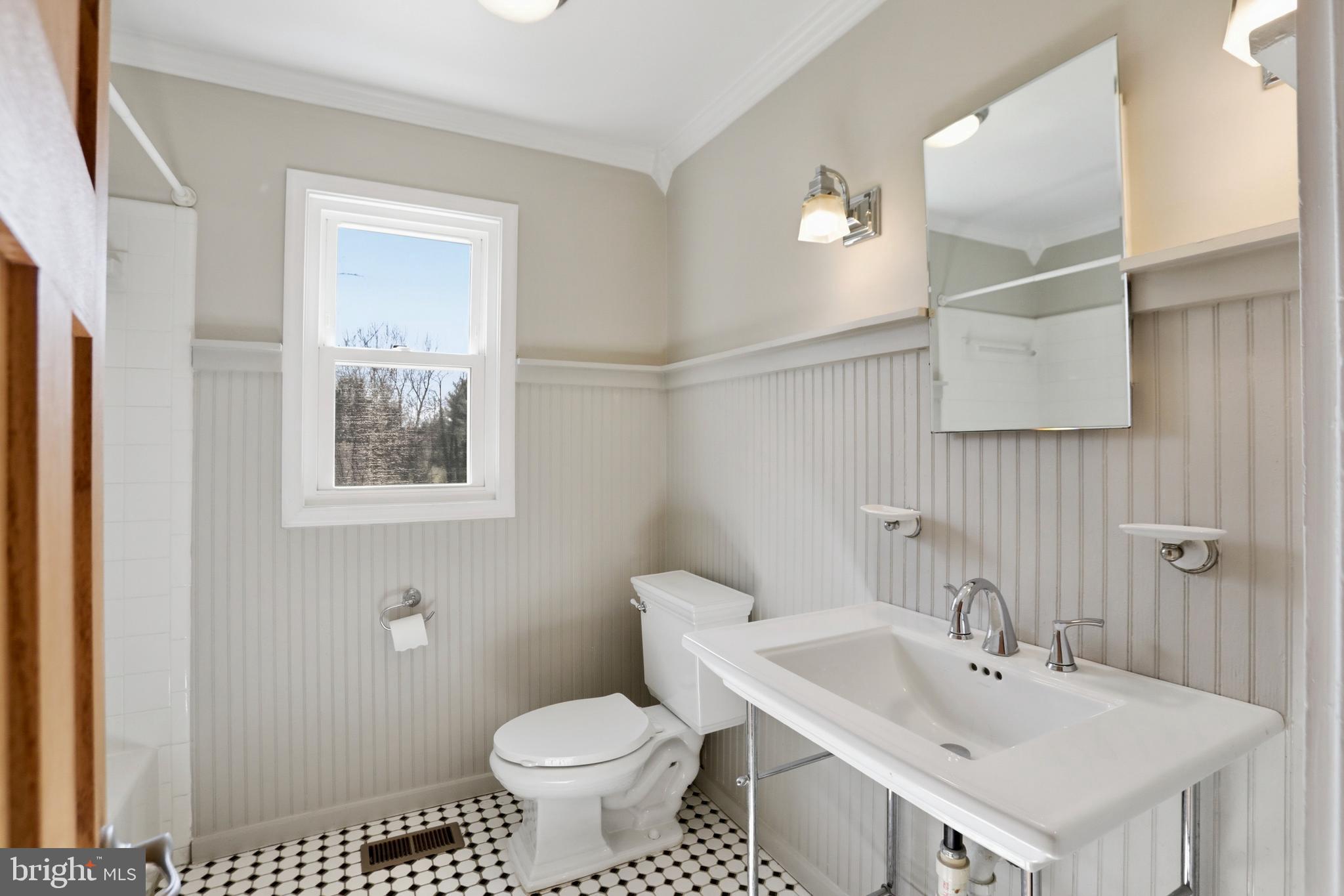 HAMILTON ACRES - Residential