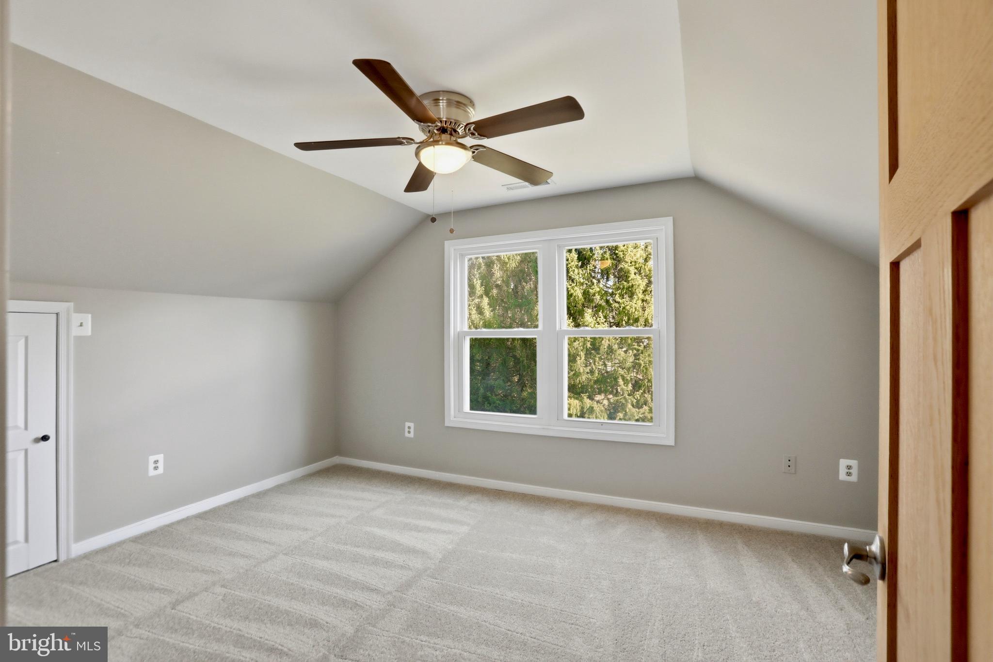 HAMILTON ACRES - Residential