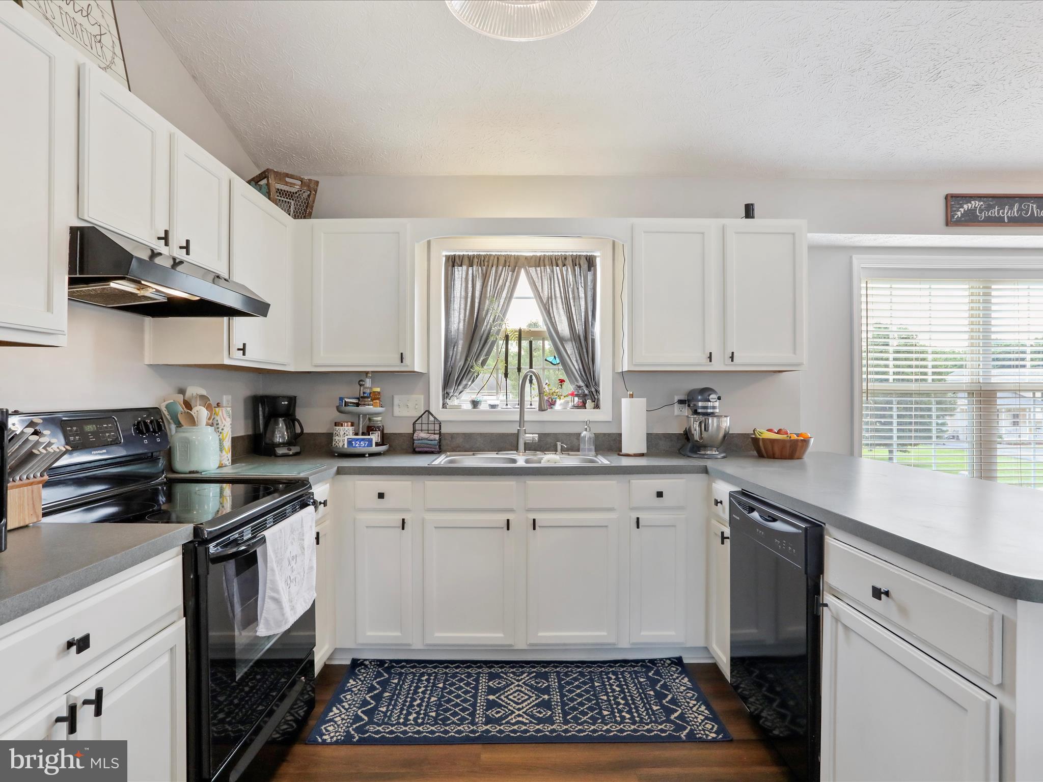 RIDGEFIELD - Residential