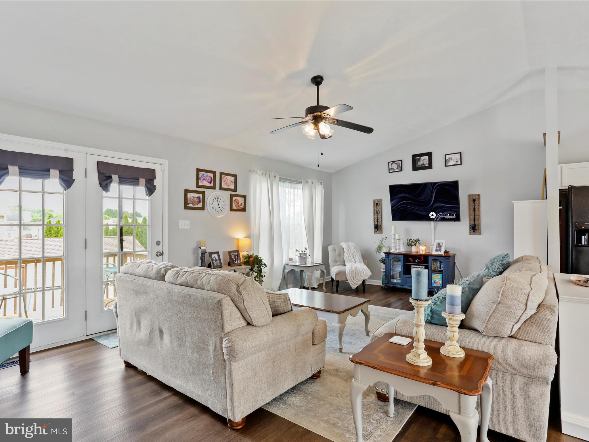 RIDGEFIELD - Residential