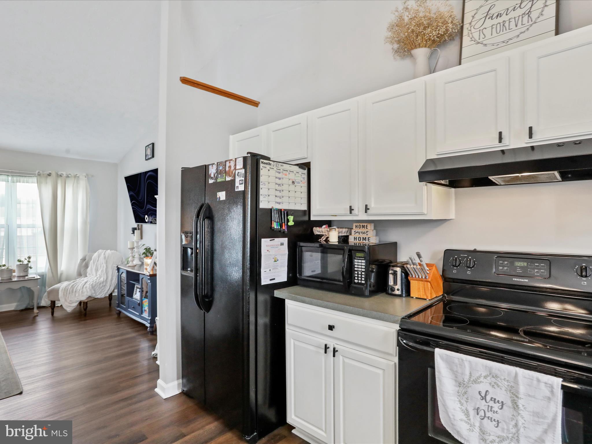 RIDGEFIELD - Residential