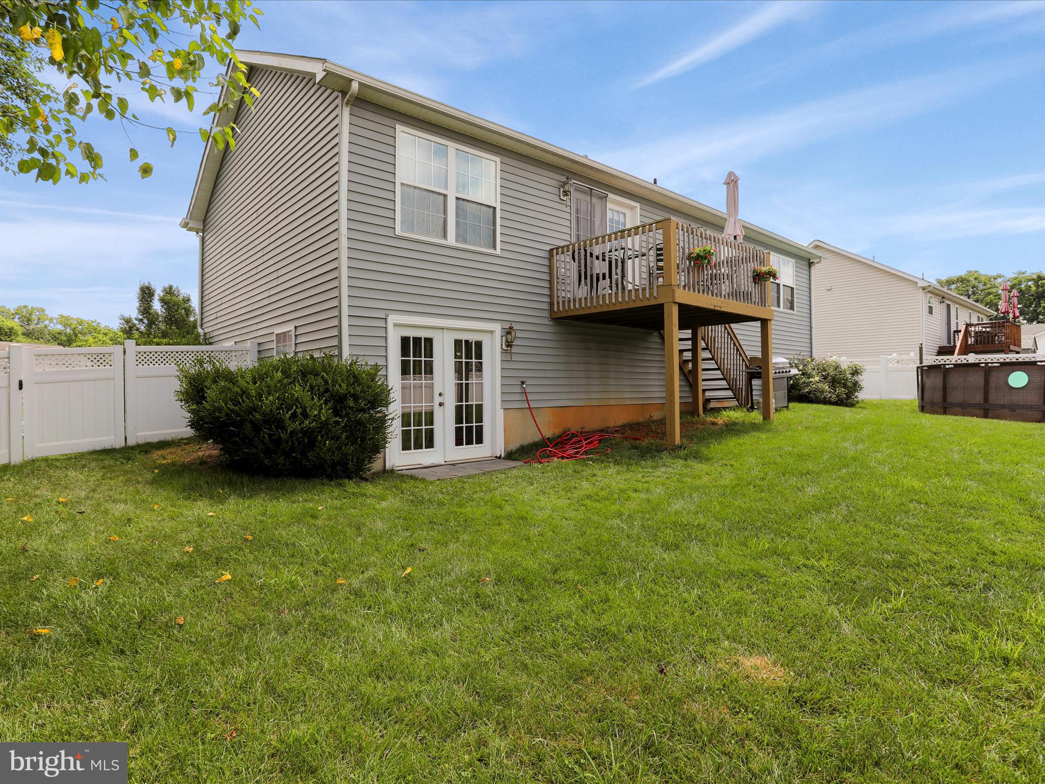 RIDGEFIELD - Residential